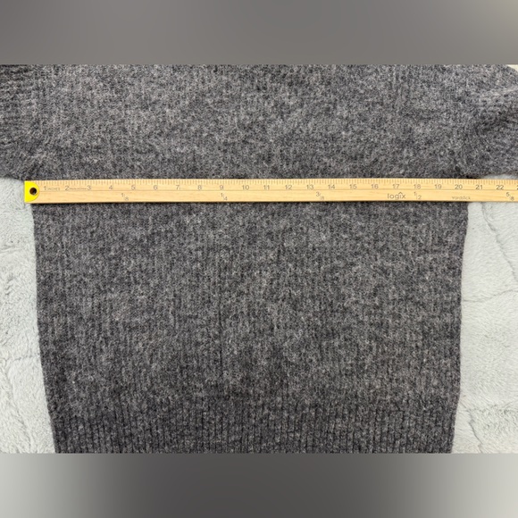Everlane Alpaca Crew Sweater Size Small In Gray - Picture 8 of 13